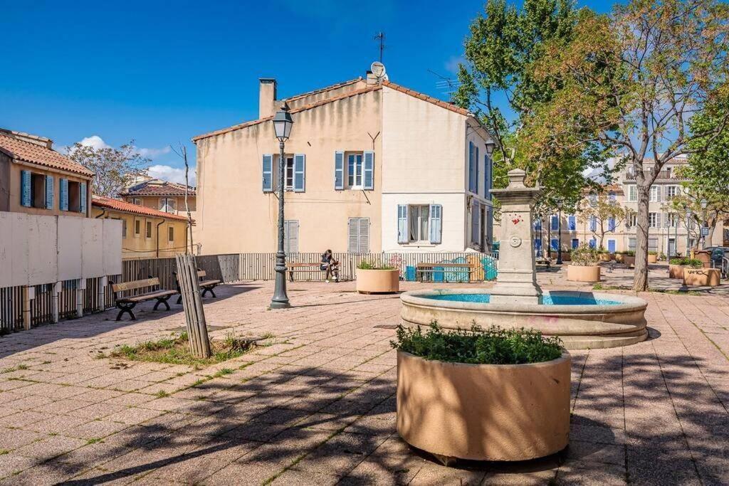 Appartement 5*, Climatise, Avec Terrasse Au Quartier Le Panier Marseille Bagian luar foto