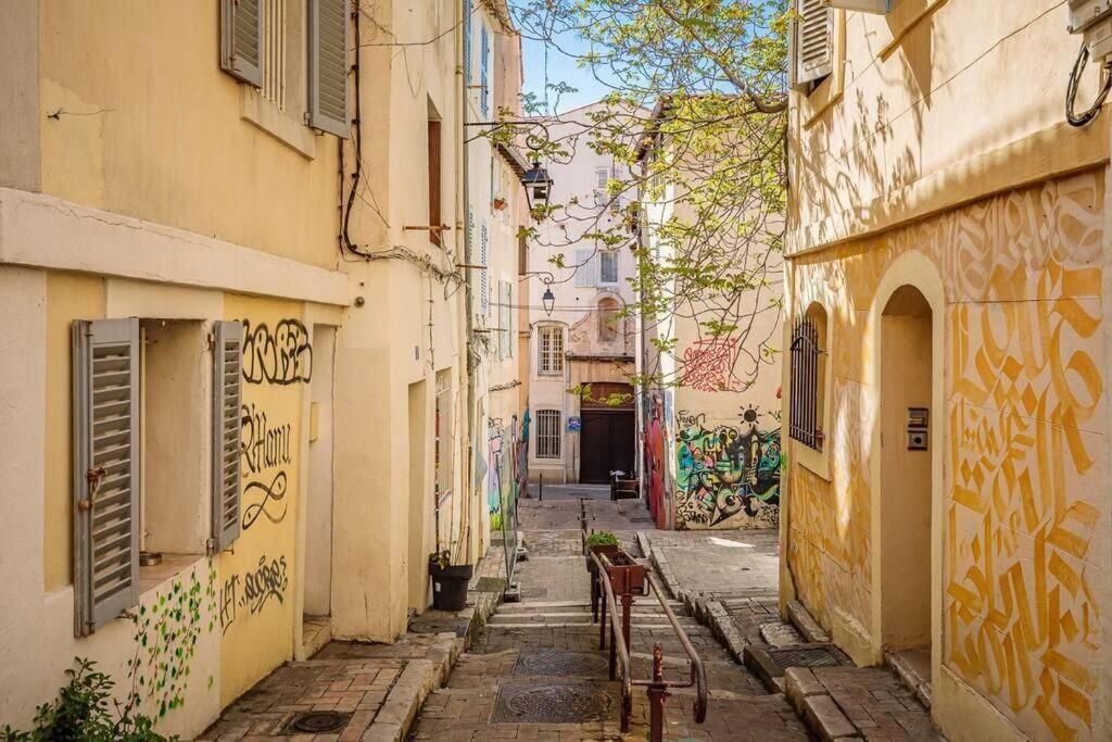 Appartement 5*, Climatise, Avec Terrasse Au Quartier Le Panier Marseille Bagian luar foto